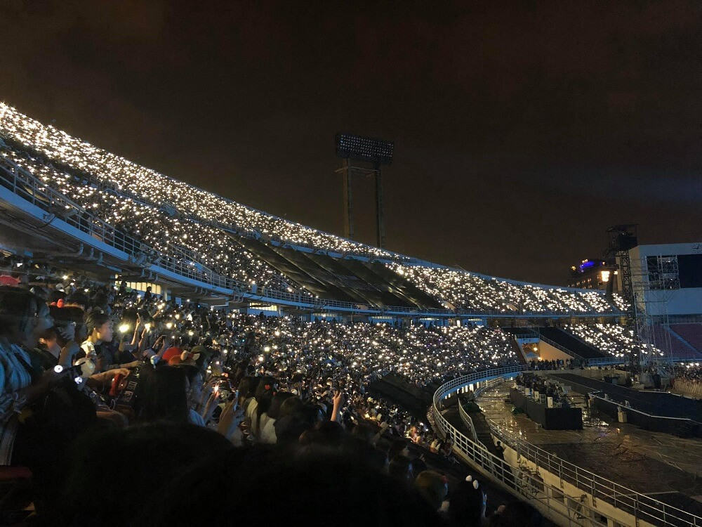 ARMY Việt rưng rưng nhớ lại concert cuối của BTS World Tour “Love Yourself” ở Bangkok ảnh 1