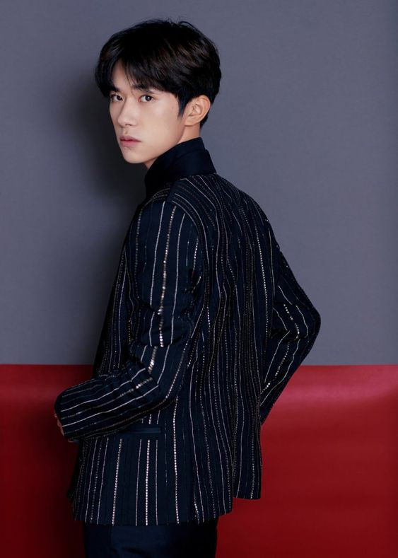 Những sao C-Biz là “học bá” chính hiệu: Thiên Tỉ, Ngô Lỗi chưa "ngầu" bằng nhân vật này ảnh 1