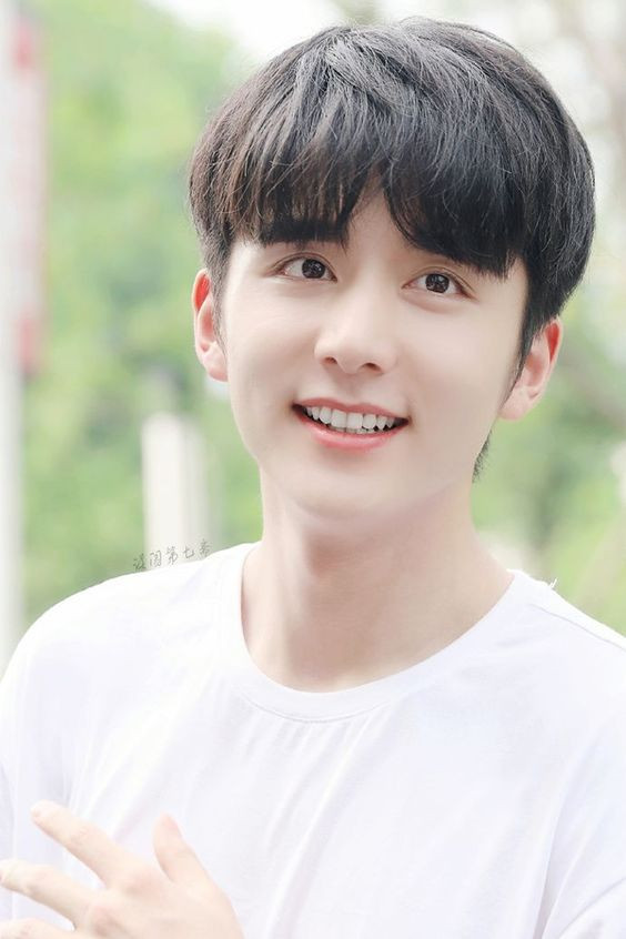 Những sao C-Biz là “học bá” chính hiệu: Thiên Tỉ, Ngô Lỗi chưa "ngầu" bằng nhân vật này ảnh 5