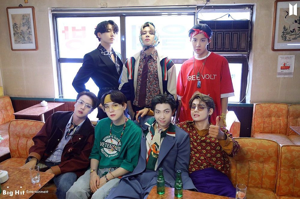 Billboard Hot 100: “Dynamite” (BTS) “trượt… ngược” 39 bậc, phá kỷ lục của “Gangnam Style” ảnh 4