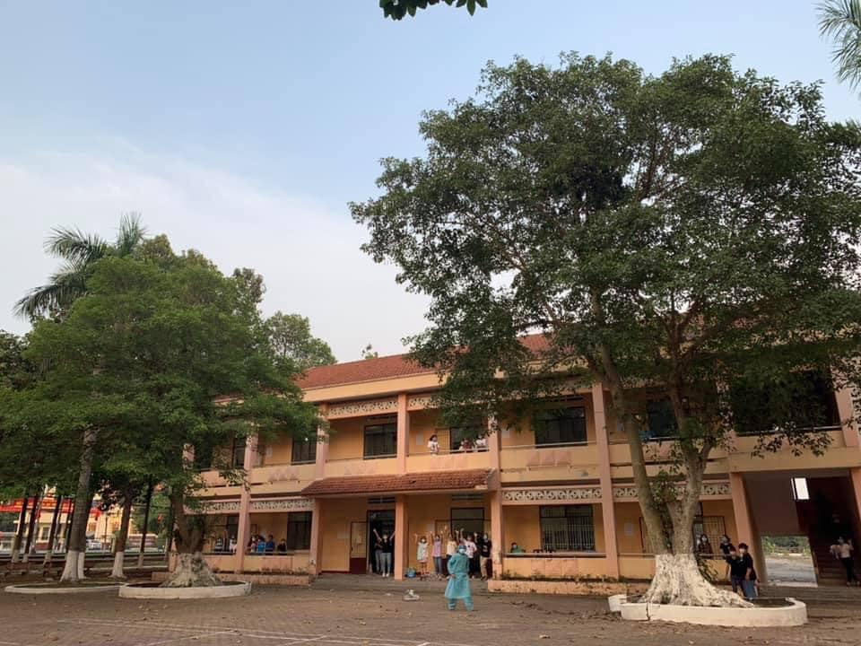 Hàng trăm sinh viên ĐH Thủ Dầu Một trở lại trường từ sáng sớm, đón Tết trong khu cách ly ảnh 5