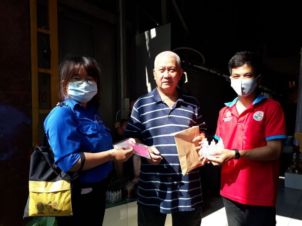 Thế hệ Z tiếp lửa cho cộng đồng trên mặt trận chống đại dịch COVID-19 ảnh 3