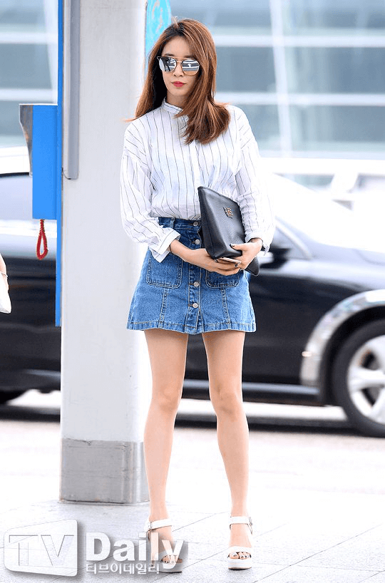 Những mẫu kính râm cực hot, giúp bạn có “cheap moment” với idol trong mùa Hè này ảnh 10