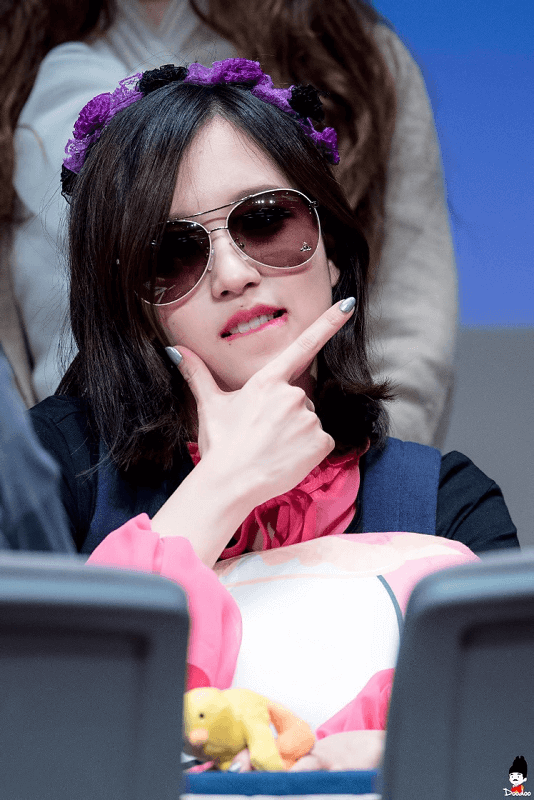 Những mẫu kính râm cực hot, giúp bạn có “cheap moment” với idol trong mùa Hè này ảnh 4