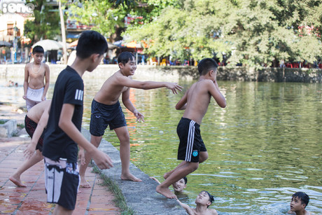 Cần ai đó đẩy từ đằng sau lưng để biết rằng mình có thể là một tay bơi cự phách ảnh 1