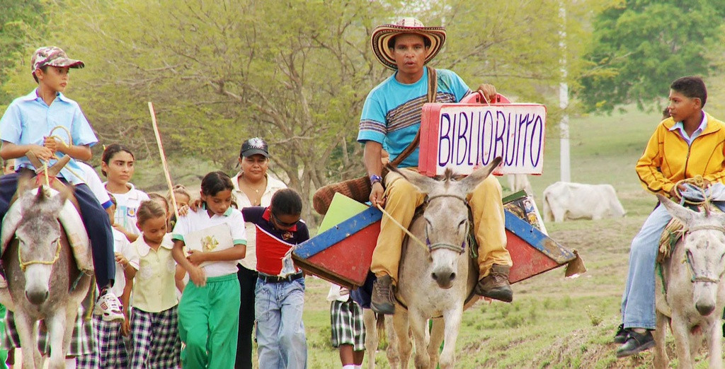 Những thư viện di động độc đáo vòng quanh thế giới ảnh 5