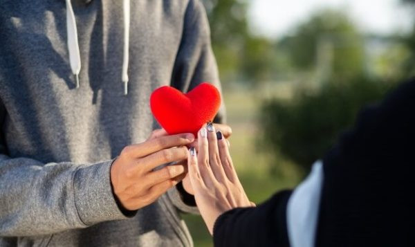 Con người không bị quấy rầy bởi hoàn cảnh, mà bởi cách mà họ nhìn chúng ảnh 1