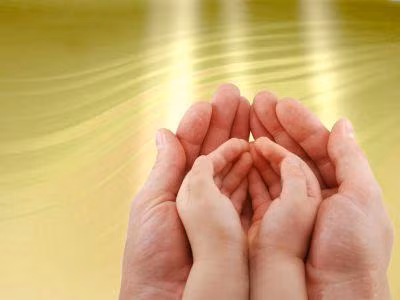 Bên cạnh những cô bạn gái xinh xắn trên lớp, anh mong em cũng sẽ nhớ về Mẹ ảnh 2