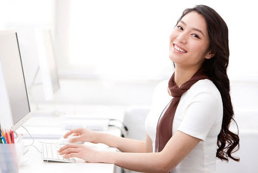 Giải mã anh sếp: Đâu là sự quan tâm dành cho em-gái-ở-chỗ-làm và đâu là dành cho bạn gái? ảnh 2