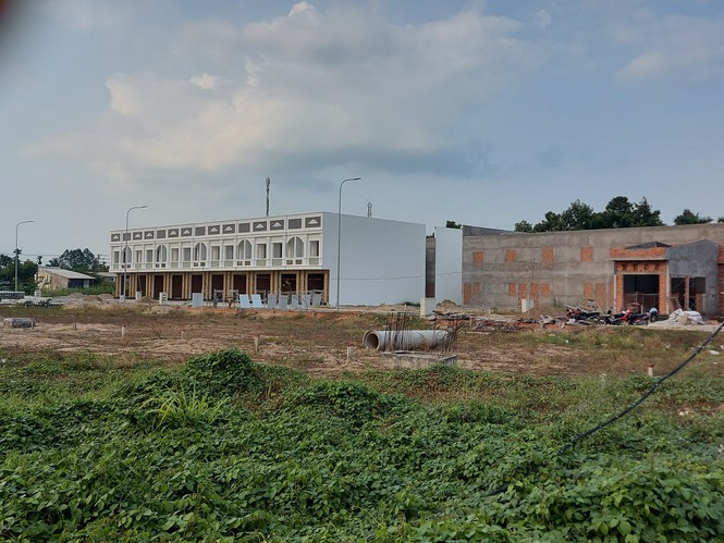 Đường BT 18 năm chưa xong đất đối ứng đã bán, dân kéo đến 'ăn nằm' đòi nhà ảnh 5