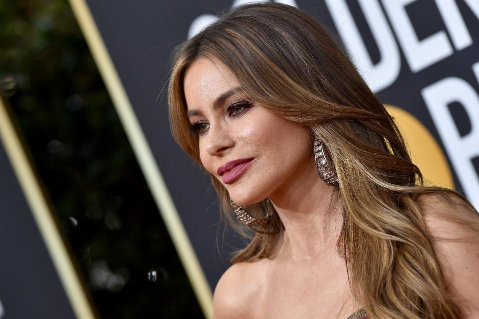 Angelina Jolie đứng cuối danh sách 100 ngôi sao giàu nhất thế giới ảnh 9