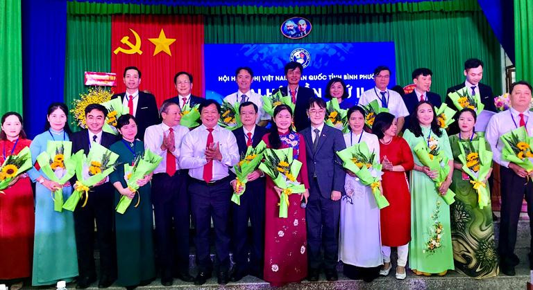 Cựu Bí thư Tỉnh đoàn tái cử Chủ tịch Hội Hữu nghị Việt - Hàn ảnh 1