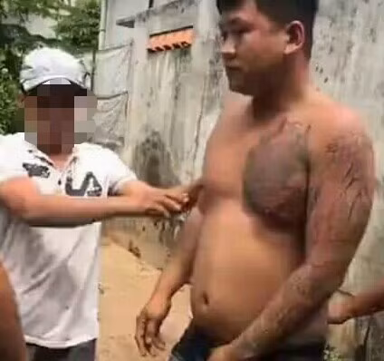 Dân mạng tìm đến tận nhà kẻ đạp liên tiếp vào đầu cô gái sau tai nạn giao thông ảnh 2