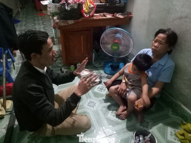 ‘Tôi rùng mình khi thấy con trai đánh nữ sinh dã man sau tai nạn giao thông’ ảnh 1