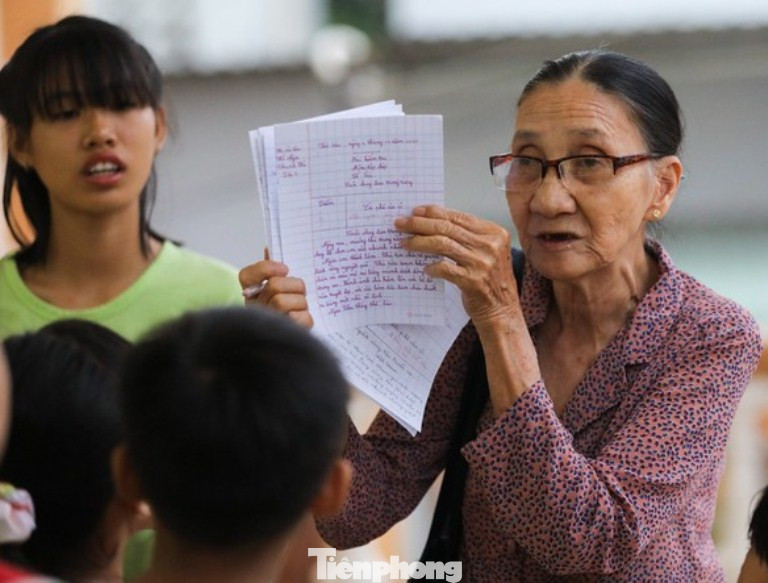 Cụ bà dạy học cho trẻ mồ côi ở Bình Dương được Trung ương Đoàn khen thưởng ảnh 3