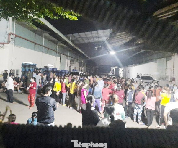 Chủ bán công ty ngày cận tết, công nhân tụ tập đòi quyền lợi ảnh 1