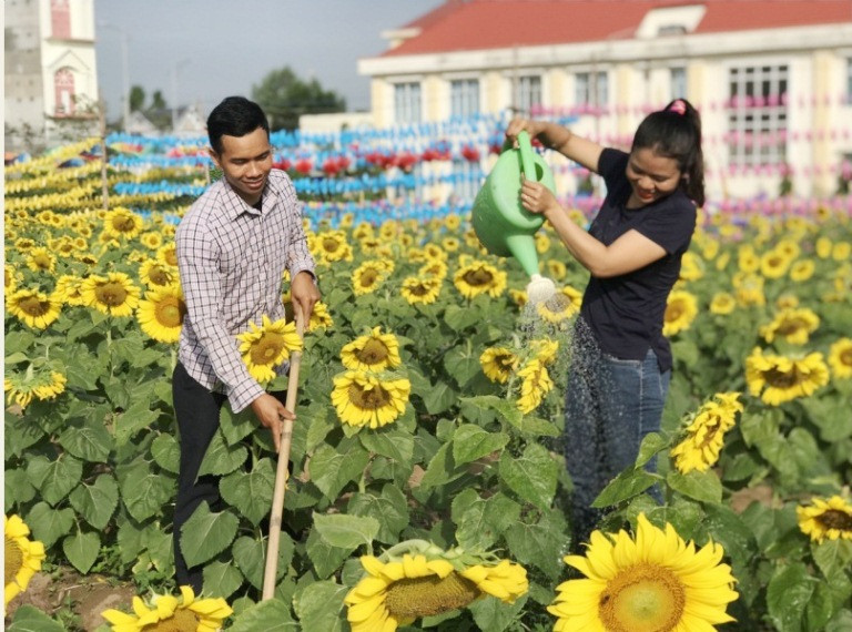 Kỹ sư 9X rời phố thị làm nông trại đẹp như ‘thiên đường’ ảnh 1
