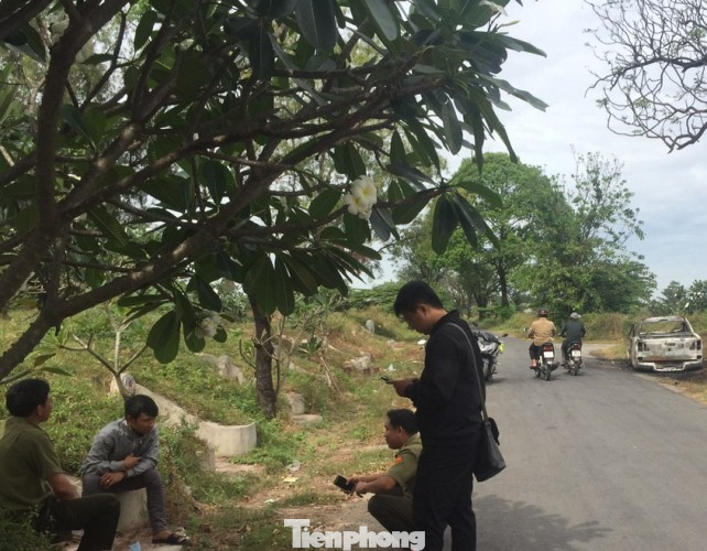 Giận vợ, người đàn ông châm lửa thiêu rụi chiếc ô tô ảnh 3