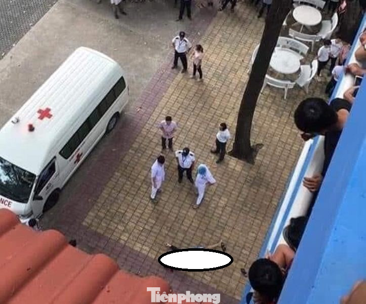 Nam thanh niên nhảy lầu tại Đại học Thủ Dầu Một ảnh 1