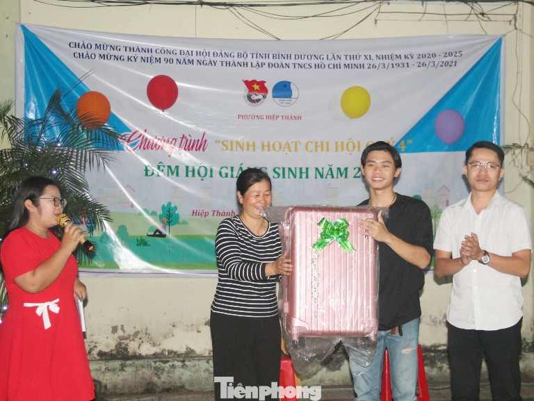 Giáng sinh ấm áp với thanh niên công nhân và sinh viên Bình Dương ảnh 7