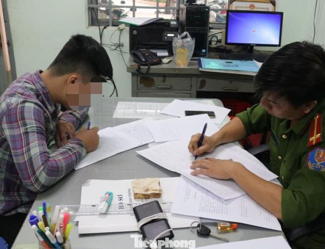 Quay cảnh bốc đầu xe đưa lên TikTok, thanh niên bị phạt hơn 9 triệu đồng ảnh 2