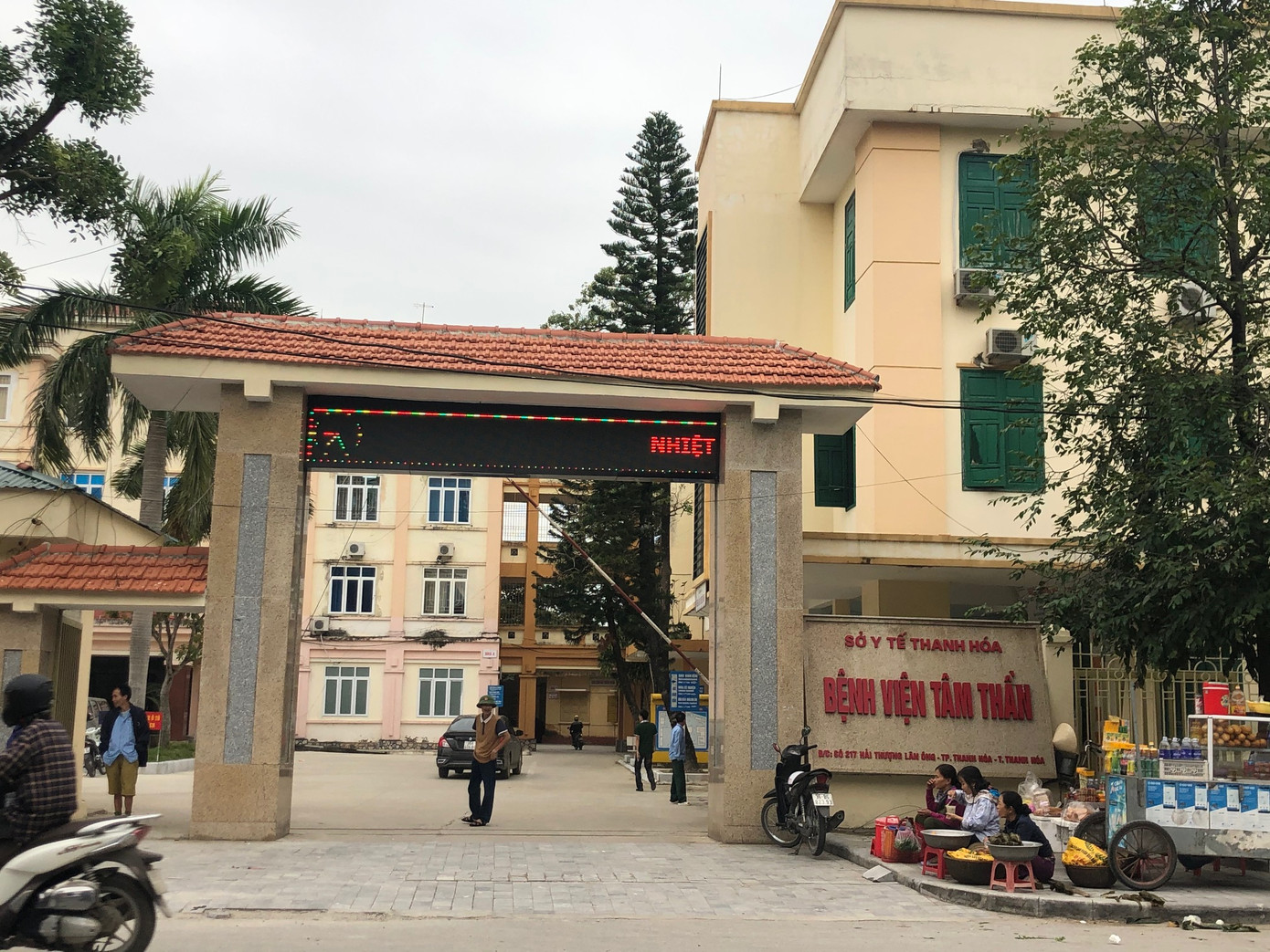 Bắt vợ giám đốc, 2 trưởng khoa BV Tâm thần Thanh Hóa ăn chặn thuốc người bệnh ảnh 1