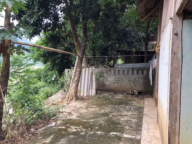 Ảm đạm những ngôi nhà trực chờ bị sông Mã 'nuốt chửng' ảnh 11