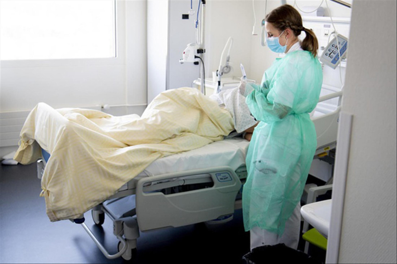 Chuyện rơi nước mắt về 5 chiếc khẩu trang ảnh 1