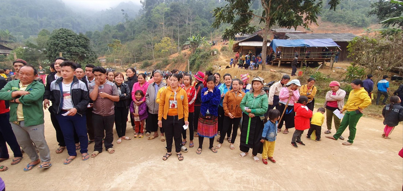 Vượt đèo đưa Tết sớm đến miền tây Thanh Hóa ảnh 1