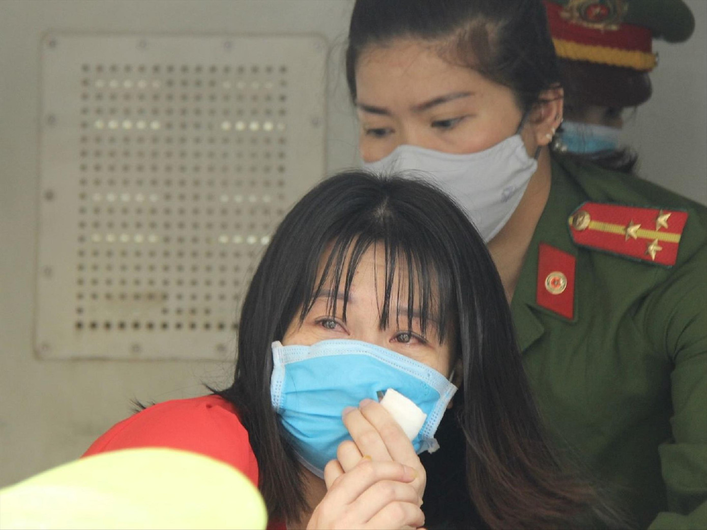 Vụ gian lận thi ở Hòa Bình: Cấp trên ép buộc, giáo viên phải nâng điểm ảnh 1