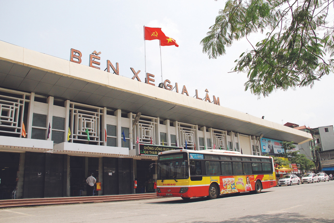 Đảm bảo trật tự, tăng cường nhiều lượt xe phục vụ Tết ảnh 1