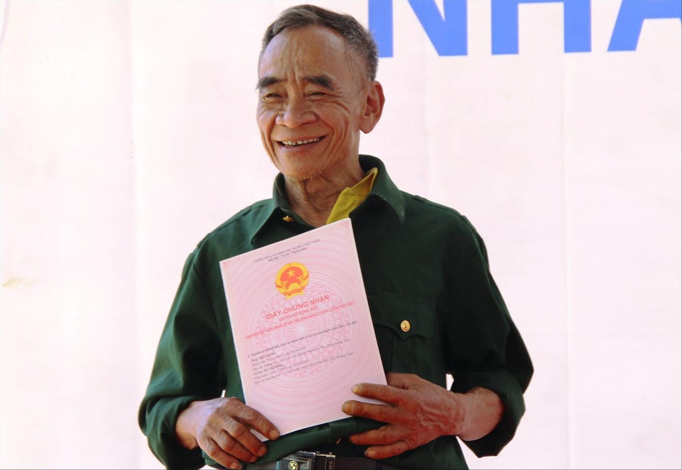 Người Trà Leng đón Tết trong nhà mới ảnh 1