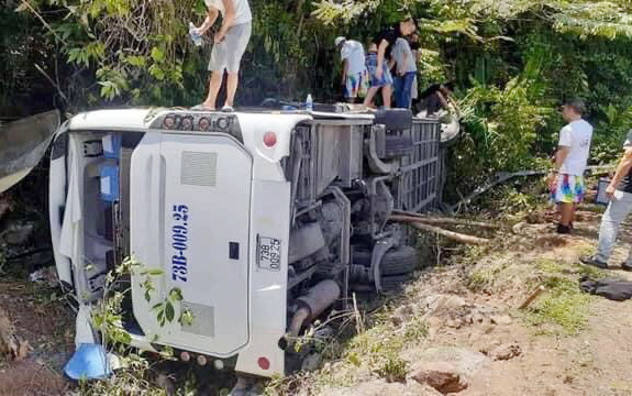 Từ vụ tai nạn thảm khốc ở Quảng Bình: Làm gì để thuê xe đi du lịch an toàn? ảnh 2