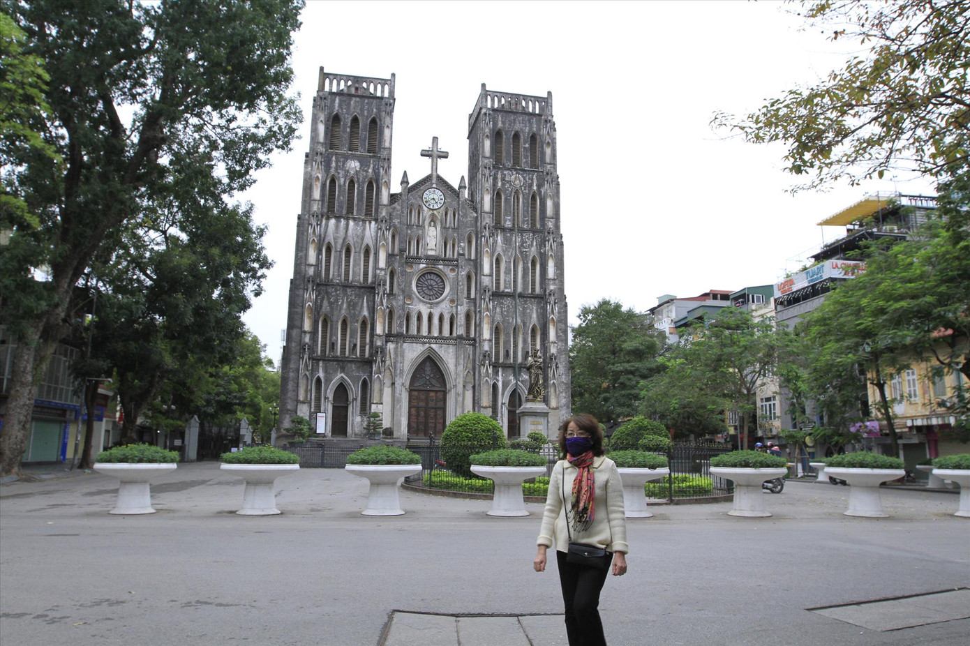 Hà Nội cách ly, khoanh vùng, dập từng đốm nhỏ ứng phó đại dịch COVID -19 ảnh 1