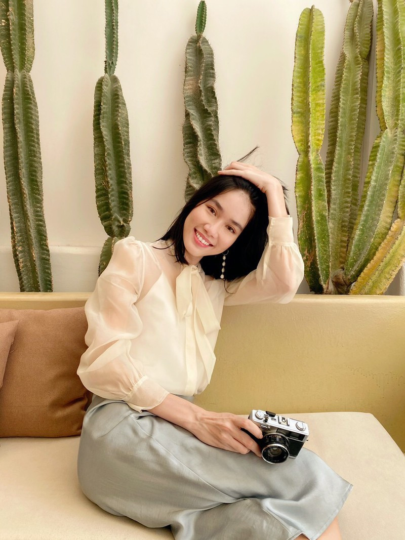 Cô gái vàng trong làng Pháp ngữ ảnh 1