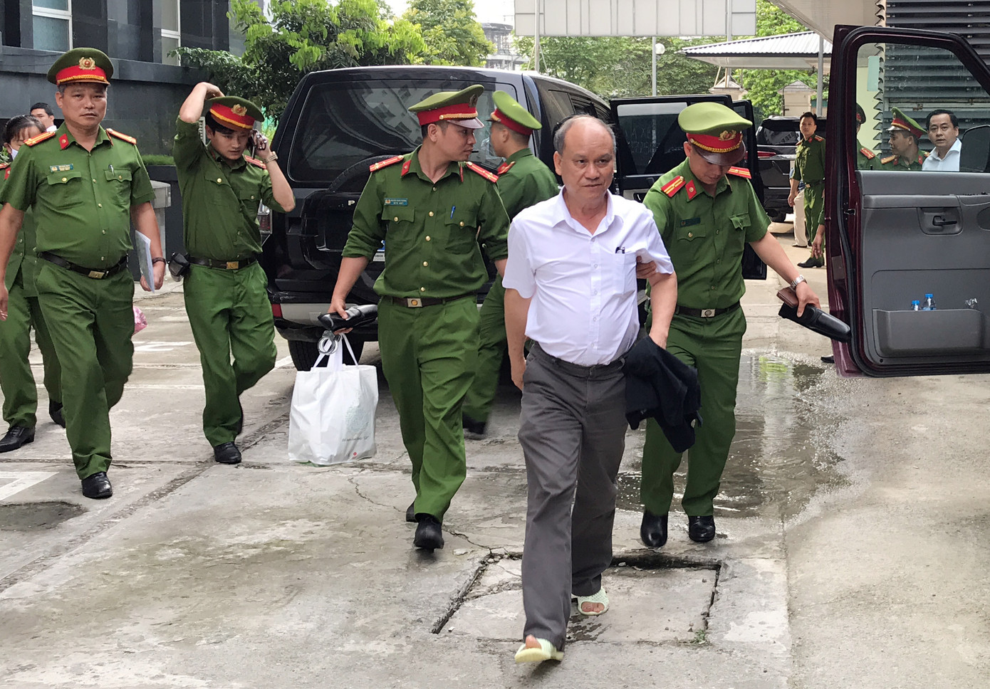 Vụ gian lận thi ở Hòa Bình: Cấp trên ép buộc, giáo viên phải nâng điểm ảnh 3 Vụ gian lận thi ở Hòa Bình: Cấp trên ép buộc, giáo viên phải nâng điểm ảnh 3