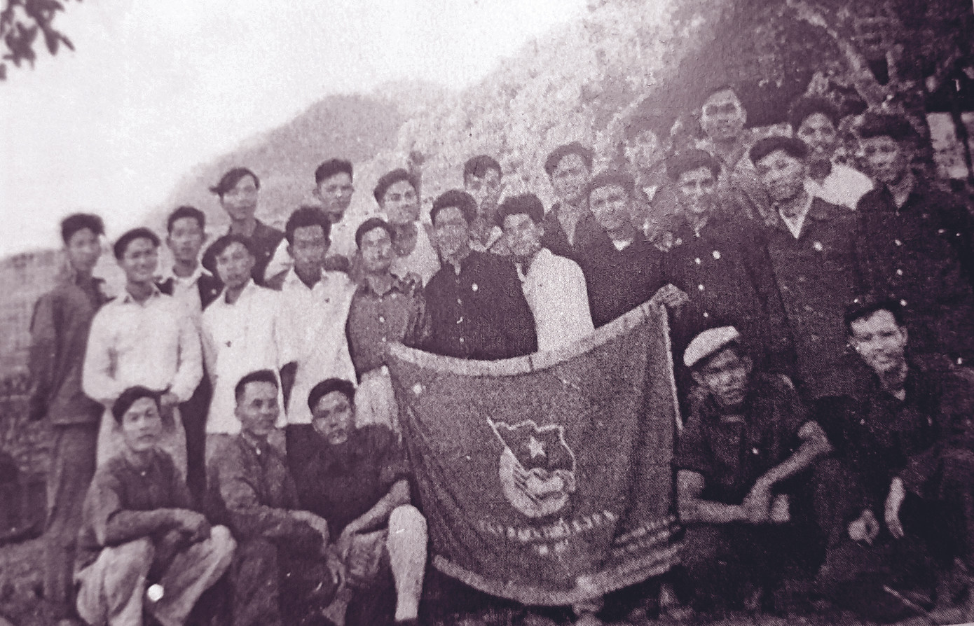 Nhớ con đường tuổi 20 ảnh 2