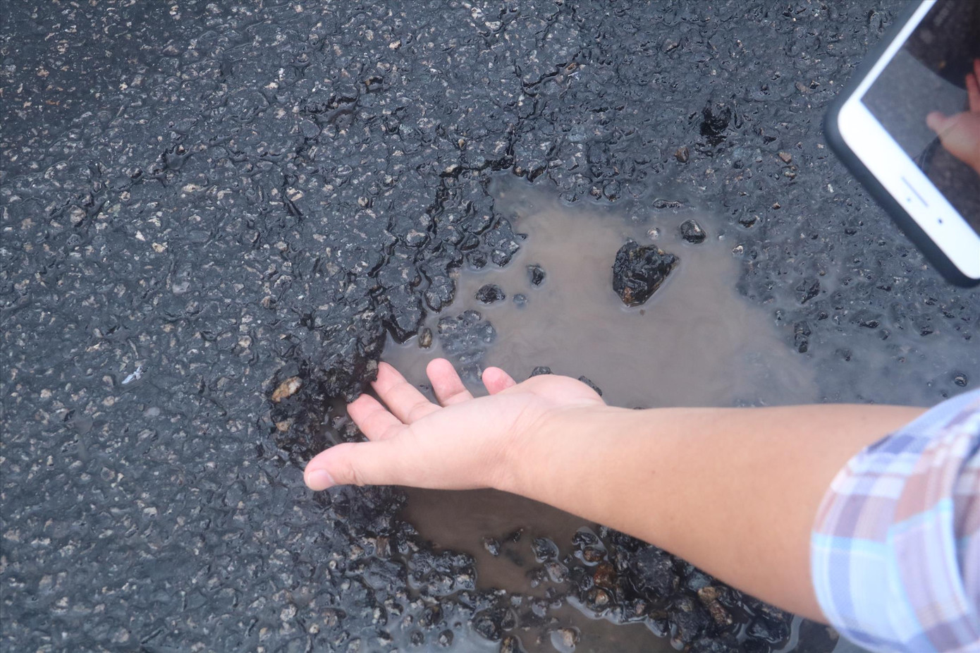 Vụ cao tốc Ðà Nẵng - Quảng Ngãi: Nhiều kỹ sư nước ngoài vi phạm pháp luật ảnh 2