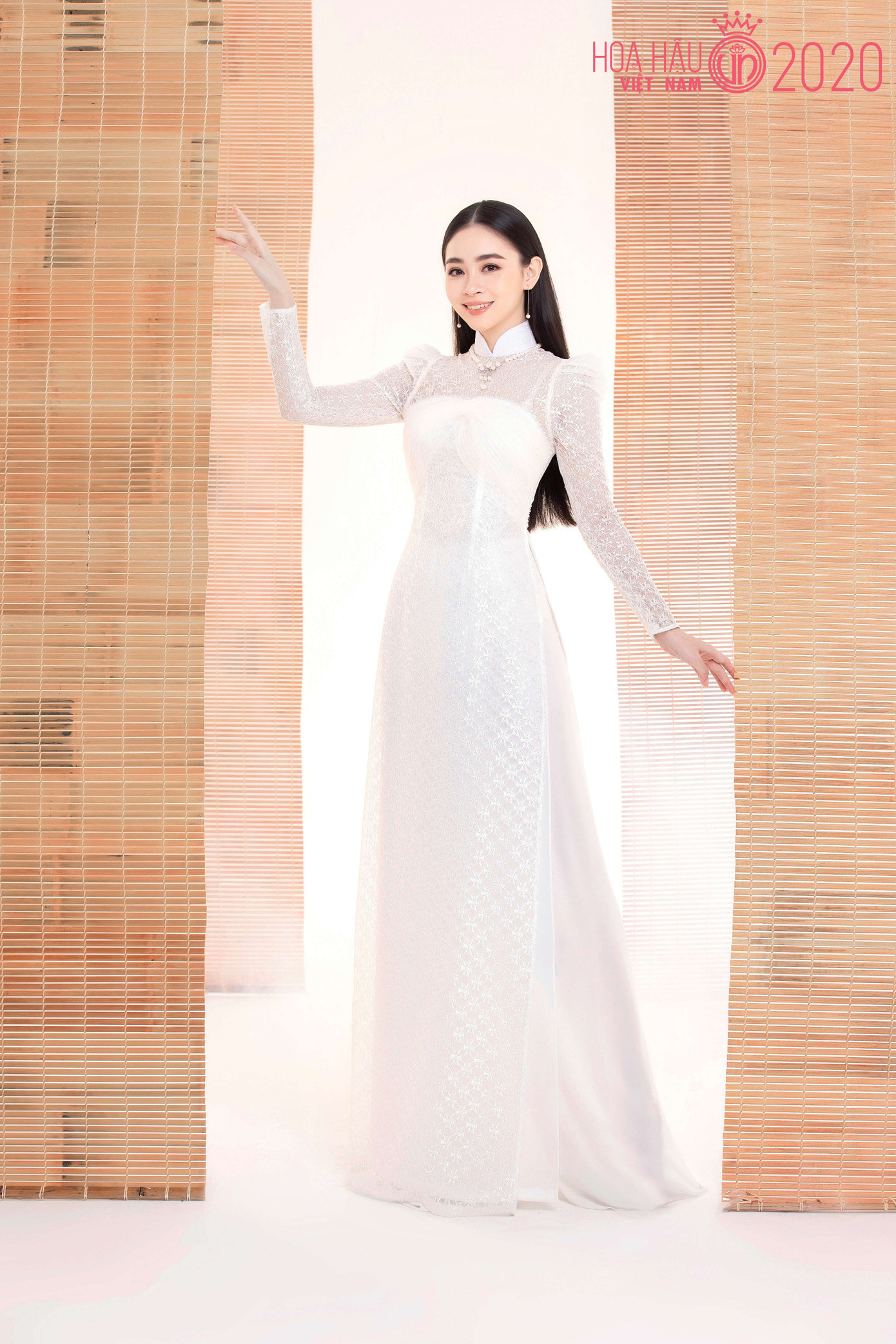 Hai nữ sinh ‘tài sắc vẹn toàn’ của Đại học RMIT vào Bán kết Hoa hậu Việt Nam 2020 ảnh 4