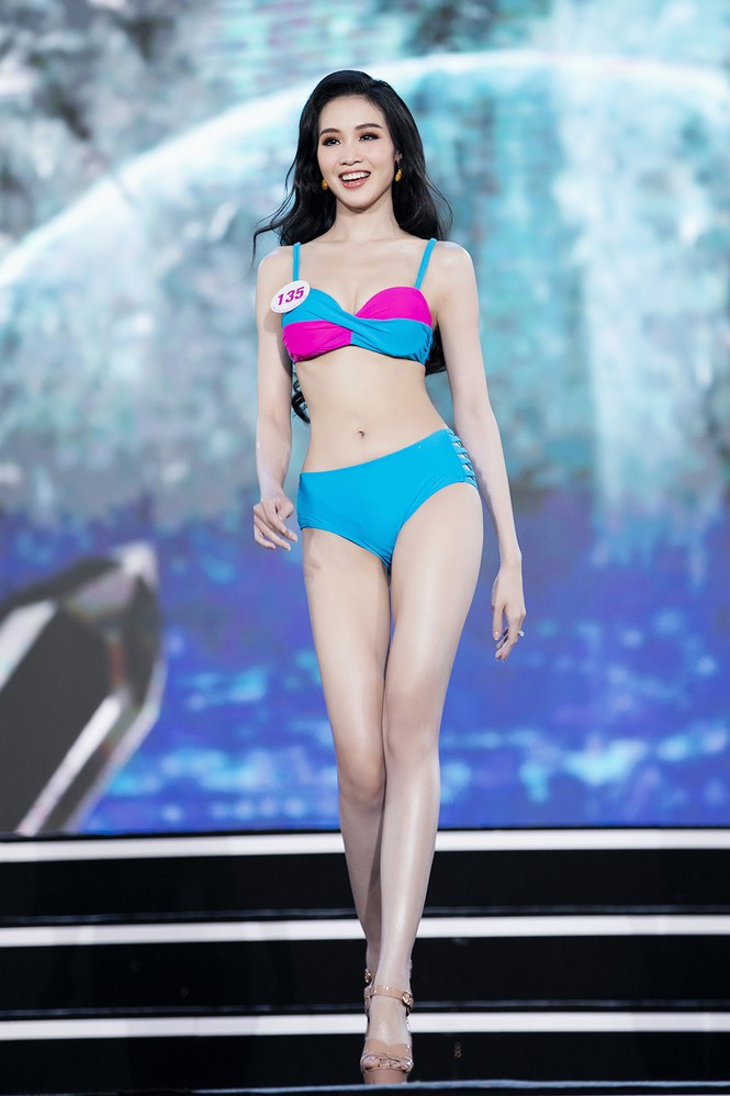 Ngắm những thí sinh có vòng eo nhỏ nhất Hoa hậu Việt Nam 2020 khoe dáng với bikini ảnh 2
