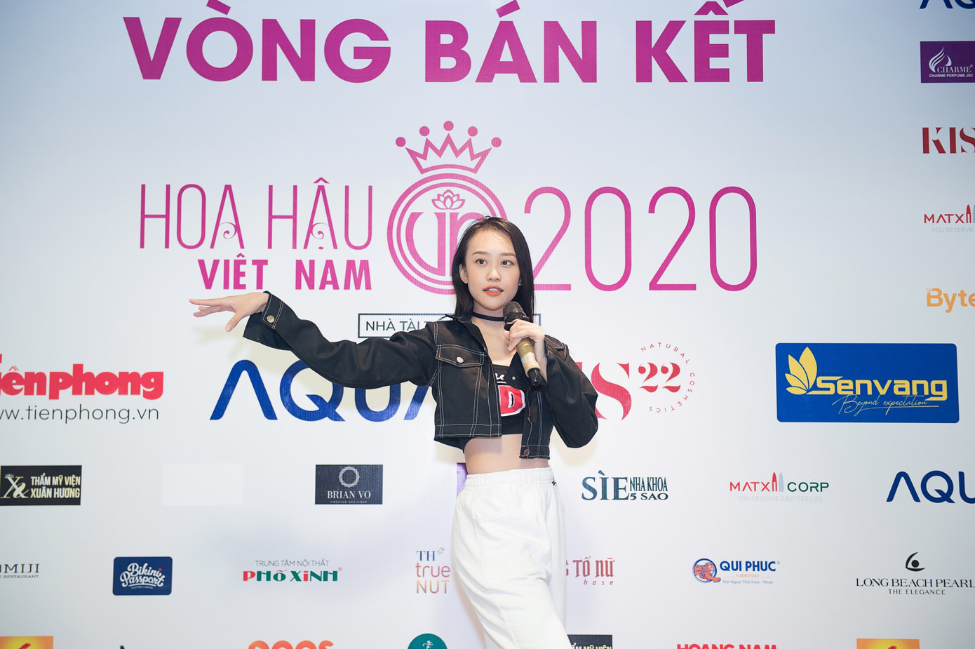 'Đột nhập' hậu trường tập luyện của thí sinh Hoa hậu Việt Nam 2020 ảnh 2