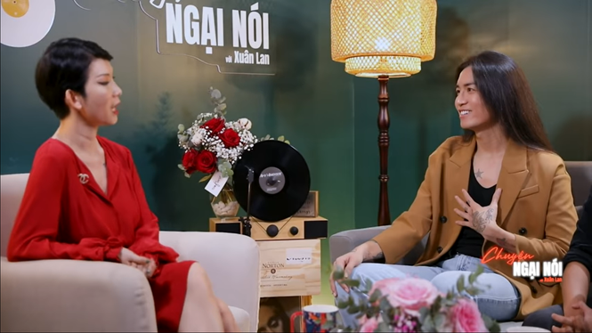 Showbiz 26/10: Sau bị tố đạo nhái áo dài Việt, nhiếp ảnh gia Trung Quốc có động thái lạ ảnh 4