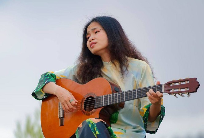 Showbiz 13/10: Cardi B gây tranh cãi khi mặc bikini bé xíu xách túi Birkin gần 1 tỷ đồng ảnh 3