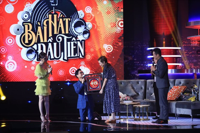 Showbiz 20/10: Đàm Vĩnh Hưng đáp trả gắt khi dân mạng nhắc nhở, phán xét việc từ thiện ảnh 4