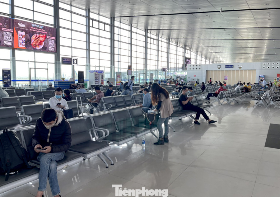 Cận cảnh nâng cấp phòng dịch trên chuyến bay từ sân bay Cát Bi ảnh 4