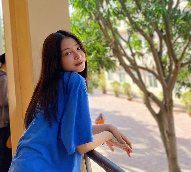 Nữ sinh xứ Nghệ bỗng nổi tiếng với mặt mộc xinh xắn ảnh 2