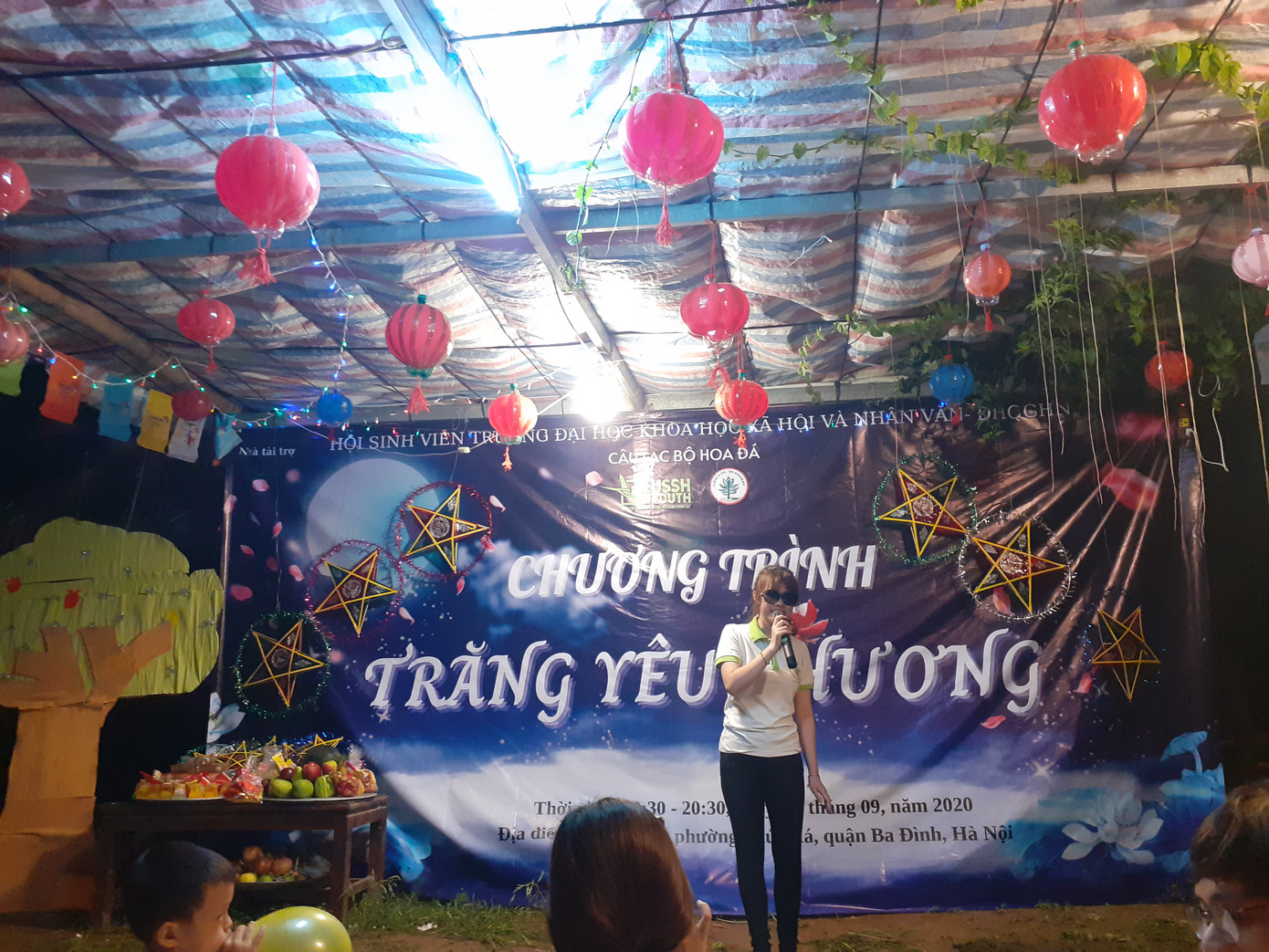 Mang Trung thu yêu thương tới xóm chài nghèo ở Hà Nội ảnh 3