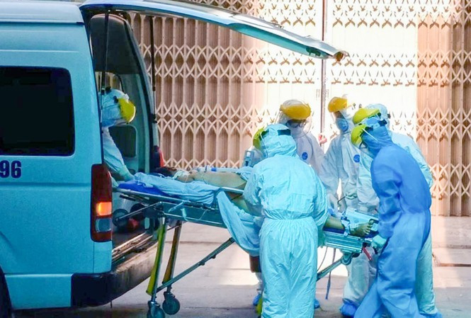 Bệnh viện Chợ Rẫy cử đội phản ứng nhanh đến Đà Nẵng điều trị COVID-19 ảnh 1