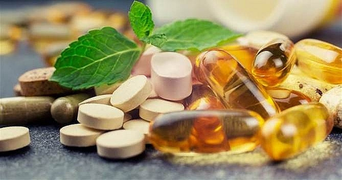 Nhiều nước châu Âu tái áp đặt lệnh phong tỏa, Việt Nam biến động người cách ly ảnh 2