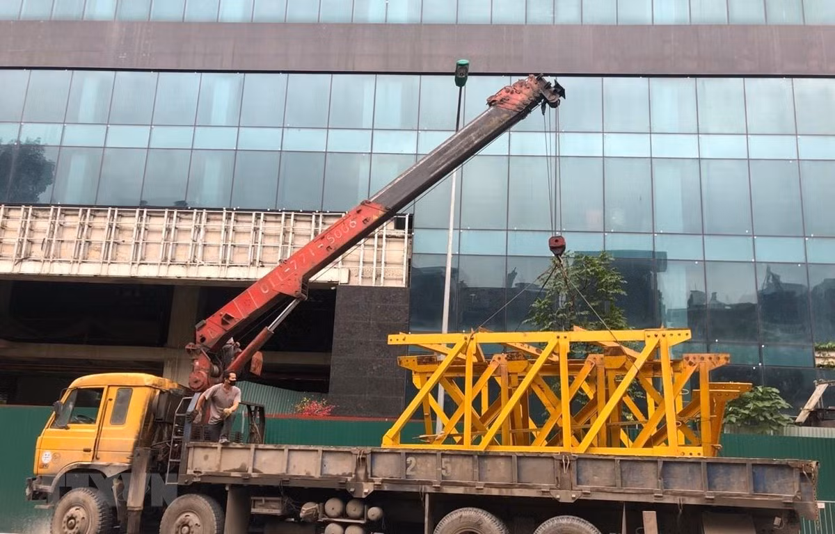 Hà Nội chốt ngày 'cắt ngọn' 2 tầng cao ốc sai phép 8B Lê Trực ảnh 2